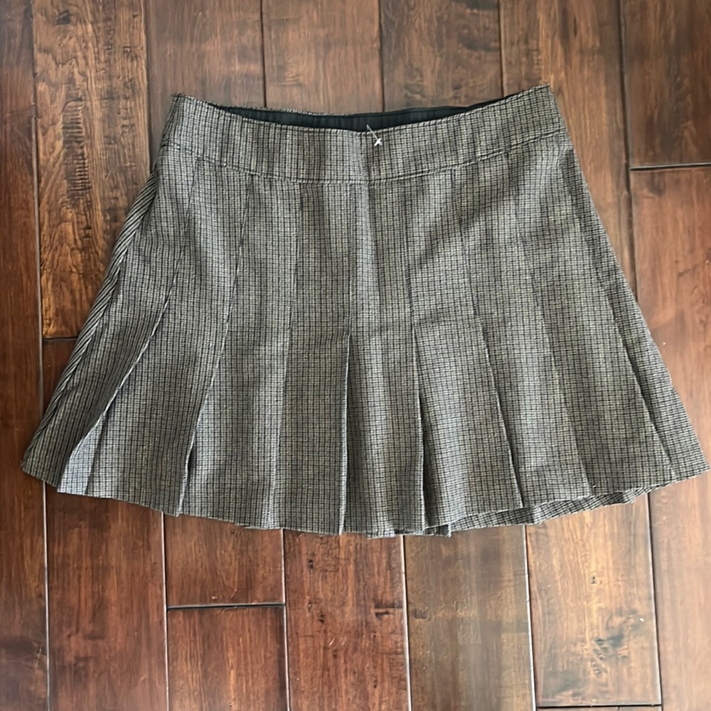 Brown houndstooth skirt